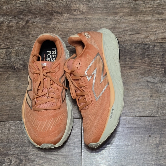 New Balance  Fresh Foam 880 Orange Sneaker Women Size 9D - Picture 3 of 11
